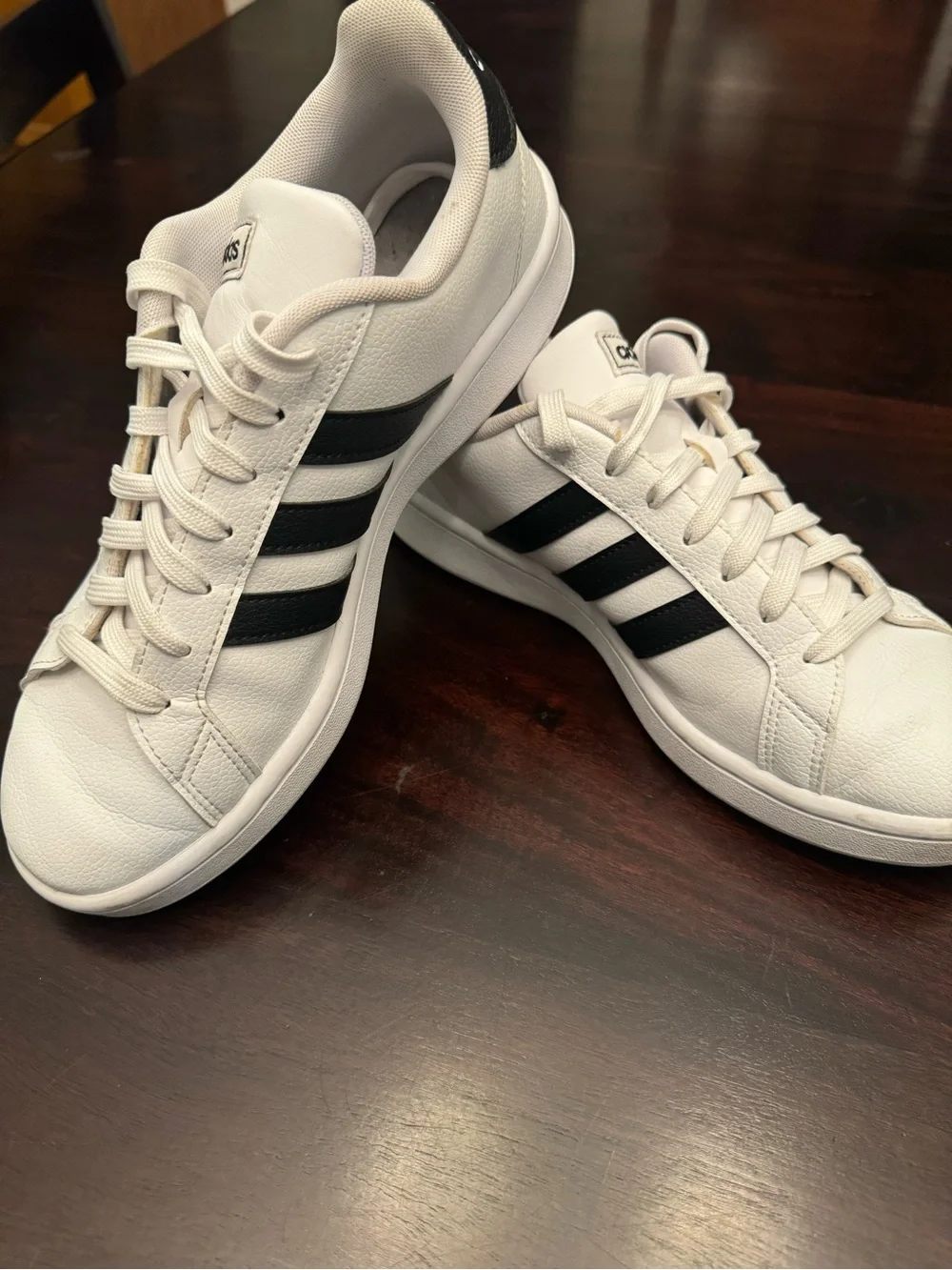 adidas Women’s Grand Court Sneakers White Black Cloudfoam insole Size 8.5